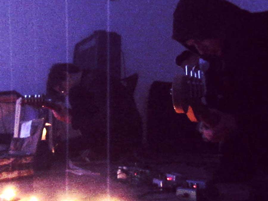 Huey Walker & Bassbees live at Art Cube - Raum für zeitgenössische Kunst, Jan. 2013